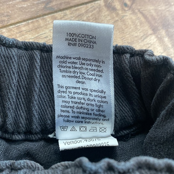 Shorts - Picture 4 of 6